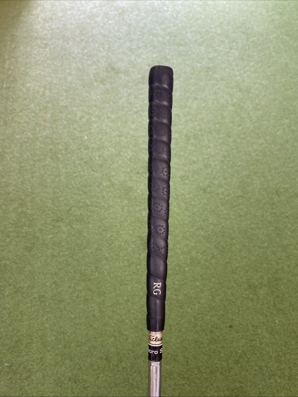 Used RH Scotty Cameron Caliente 33” Mallet Putter