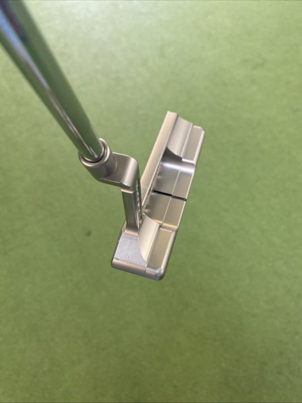 Used RH Scotty Cameron Super Select Newport 2.5 35” Blade Putter - Image 7