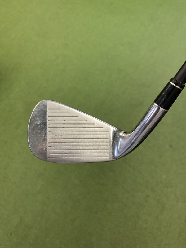 Used RH TaylorMade R11 Iron Set 7-PW-GW Fujikura Motore Graphite Senior Flex - Image 4