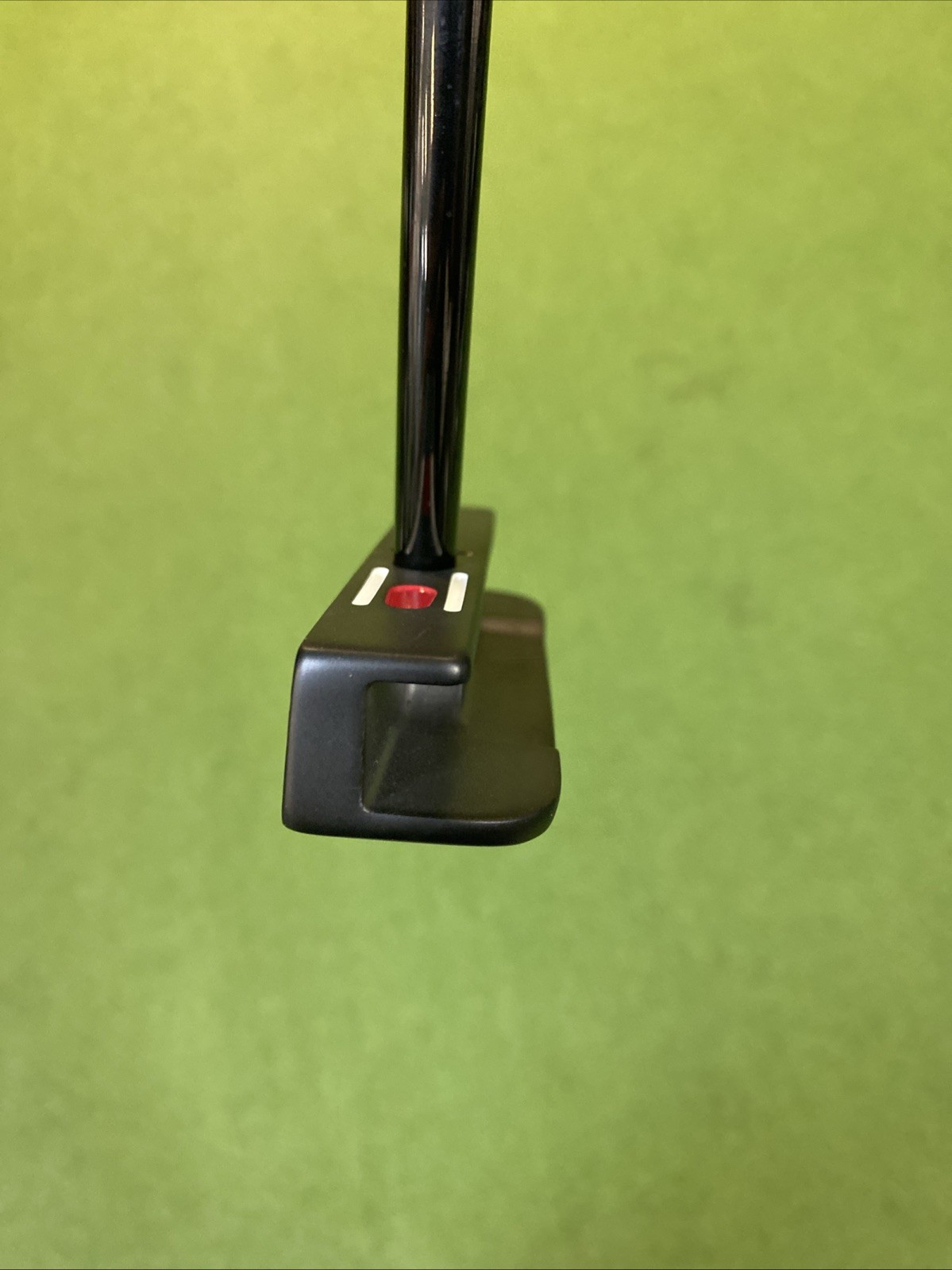 RH SeeMore Model B 35” Center Shaft Putter Black - Image 4