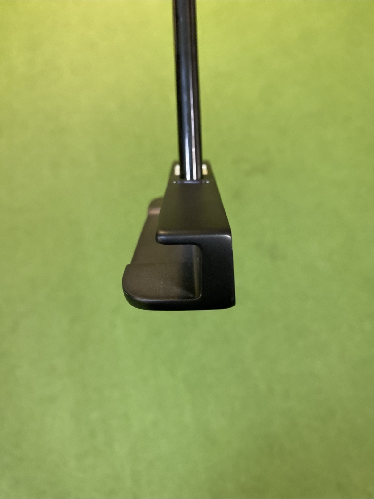 RH SeeMore Model B 35” Center Shaft Putter Black - Image 5