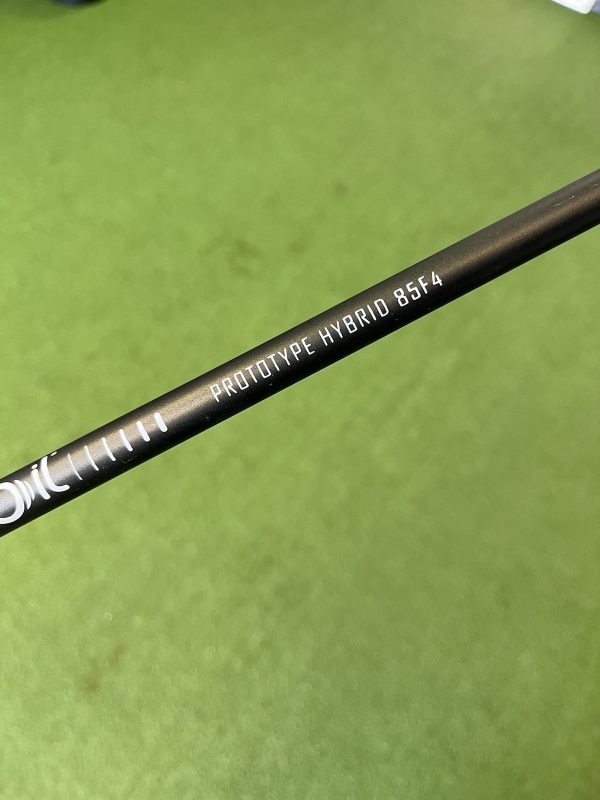 Recoil Prototype Hybrid 85g F4 Stiff Shaft