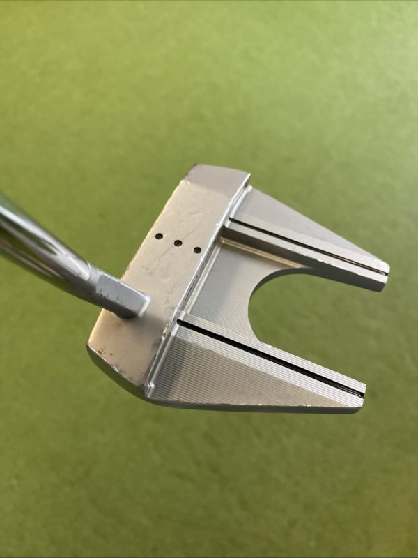 Used RH Odyssey White Hot OG 7S 32” Mallet Putter - Image 7