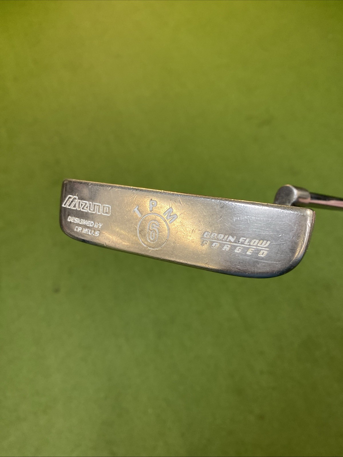 Used RH TP Mills Mizuno 6 35” Blade Putter - Image 3