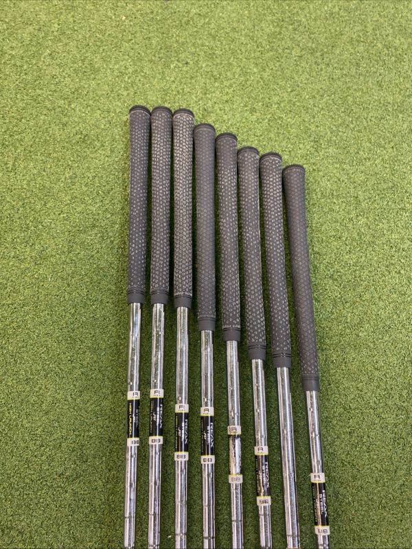 Used RH TaylorMade M2 Iron Set 4-PW-GW Reax 88g Steel Regular Flex - Image 12