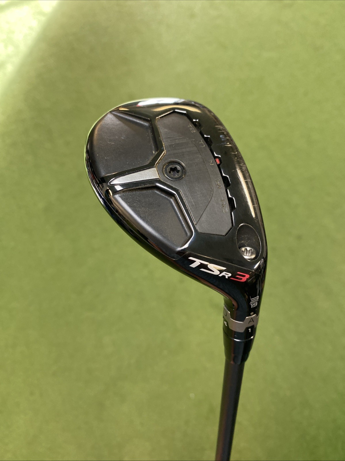 Used RH Titleist TSR3 19* 3 Hybrid Recoil Prototype 85g Graphite Stiff Flex 3H - Image 3