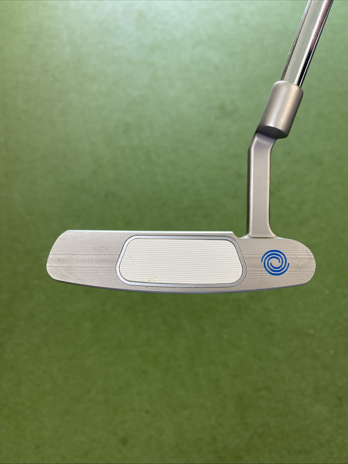 Used RH Odyssey Ai-One #1 Silver 35” Putter + HC - Image 3