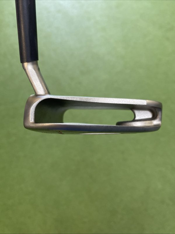 Used RH Odyssey O-Works Tour R-Ball S 34” Mallet Putter