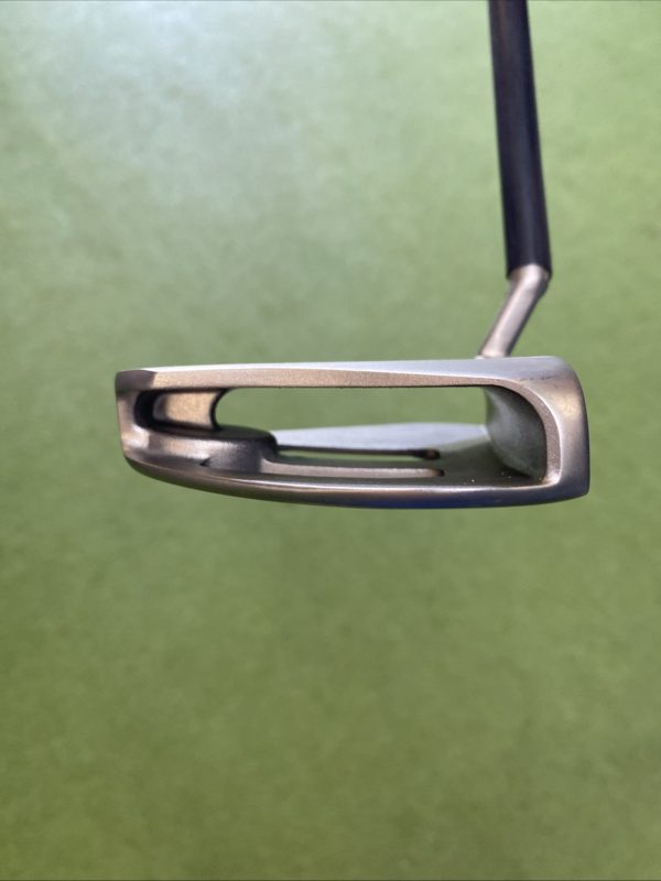 Used RH Odyssey O-Works Tour R-Ball S 34” Mallet Putter