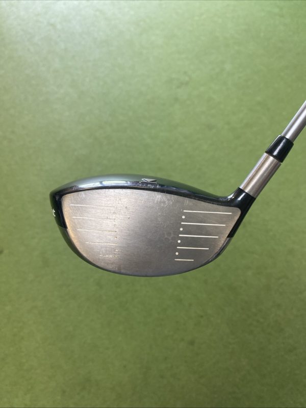 Used RH Titleist 909 D2 10.5* Driver Diamana Blue 65g Graphite Stiff Flex - Image 4