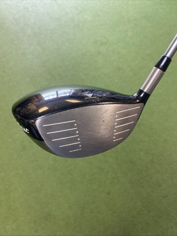 Used RH Titleist 909 D2 10.5* Driver Diamana Blue 65g Graphite Stiff Flex - Image 5