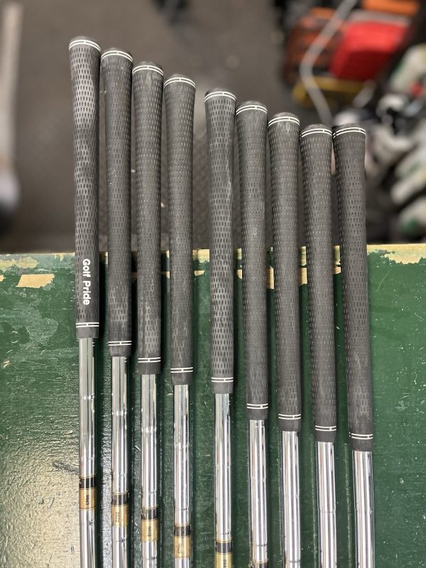 Callaway RAZR 3-PW + AW Iron Set S300 - Image 4