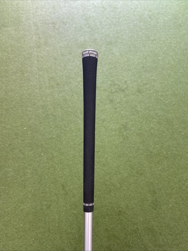 New Titleist TSR1 10* Driver Mitsubishi MMT 40g Graphite Regular Flex - Image 9
