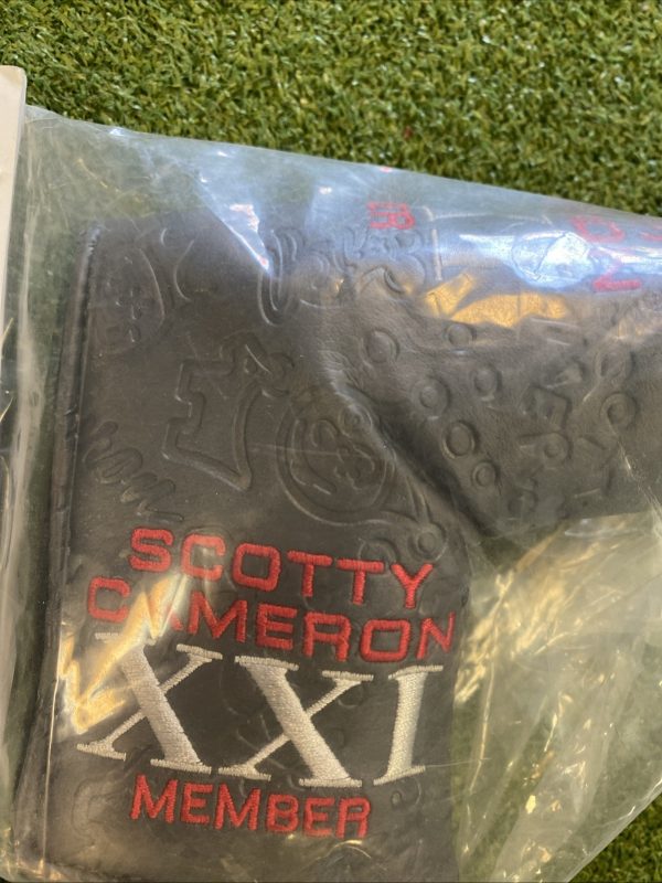 Scotty Cameron 2021 XXI Club Member Gray & Red Putter Head Cover