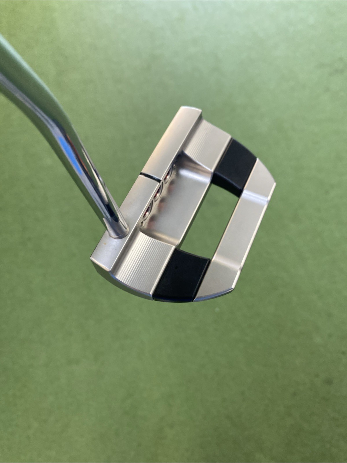 Used RH Scotty Cameron Studio Style Fastback 36” Mallet Putter - Image 7