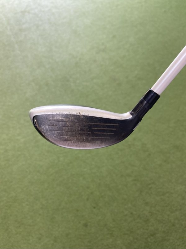 Used RH TaylorMade M6 22* 4 Hybrid Aldila Rogue 85g Graphite Stiff Flex + HC - Image 4
