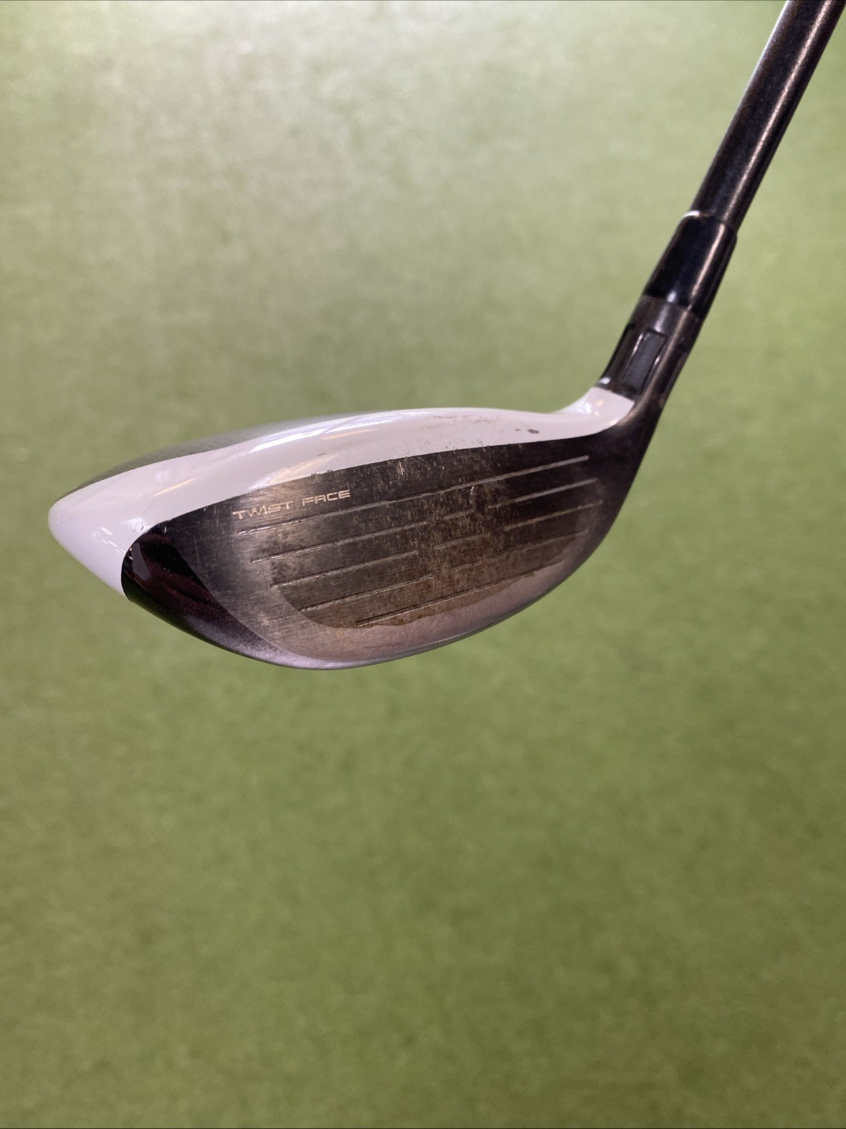 Used RH TaylorMade SIM Max 19* 3 Hybrid LA Golf Tour AXS 85g Graphite Stiff Flex - Image 5