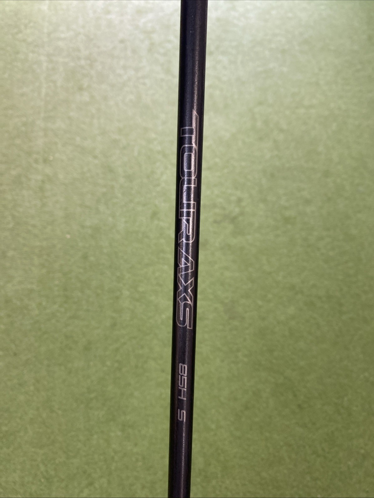 Used RH TaylorMade SIM Max 19* 3 Hybrid LA Golf Tour AXS 85g Graphite Stiff Flex - Image 8