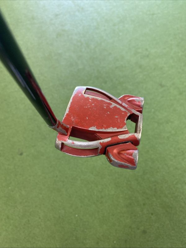 Used RH TaylorMade Spider Tour Red 34” Mallet Putter