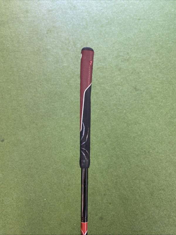 Used RH TaylorMade Spider Tour Red 34” Mallet Putter