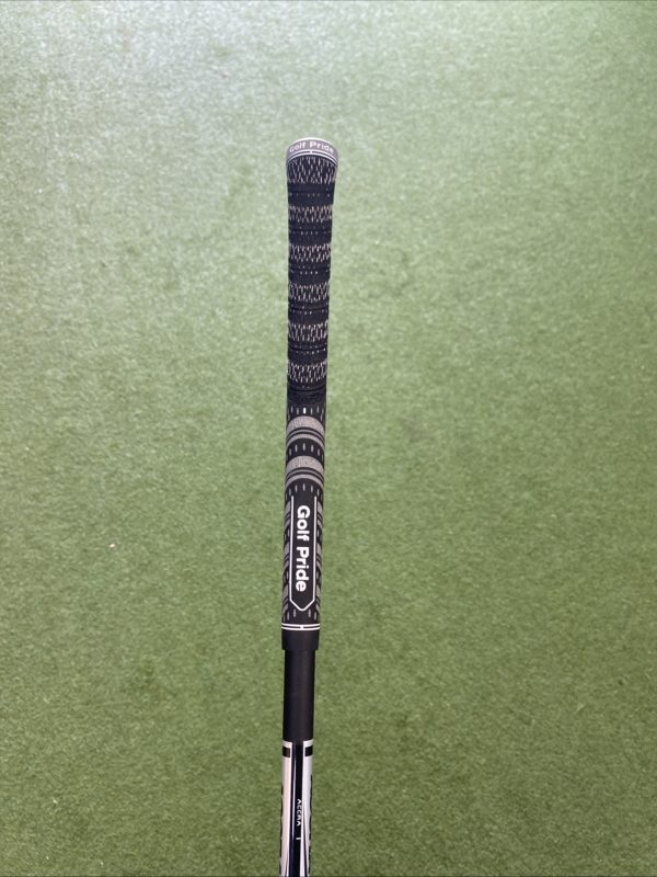 Used RH Titleist TSi2 9* Driver Accra Tour Z LS 55g Graphite Stiff Flex - Image 9