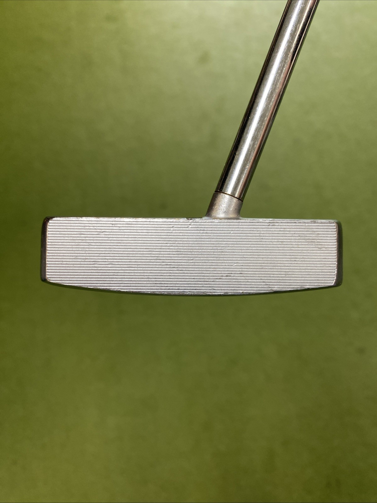 Used RH Tour Edge Road 304SS 35” Center Shaft Putter - Image 3