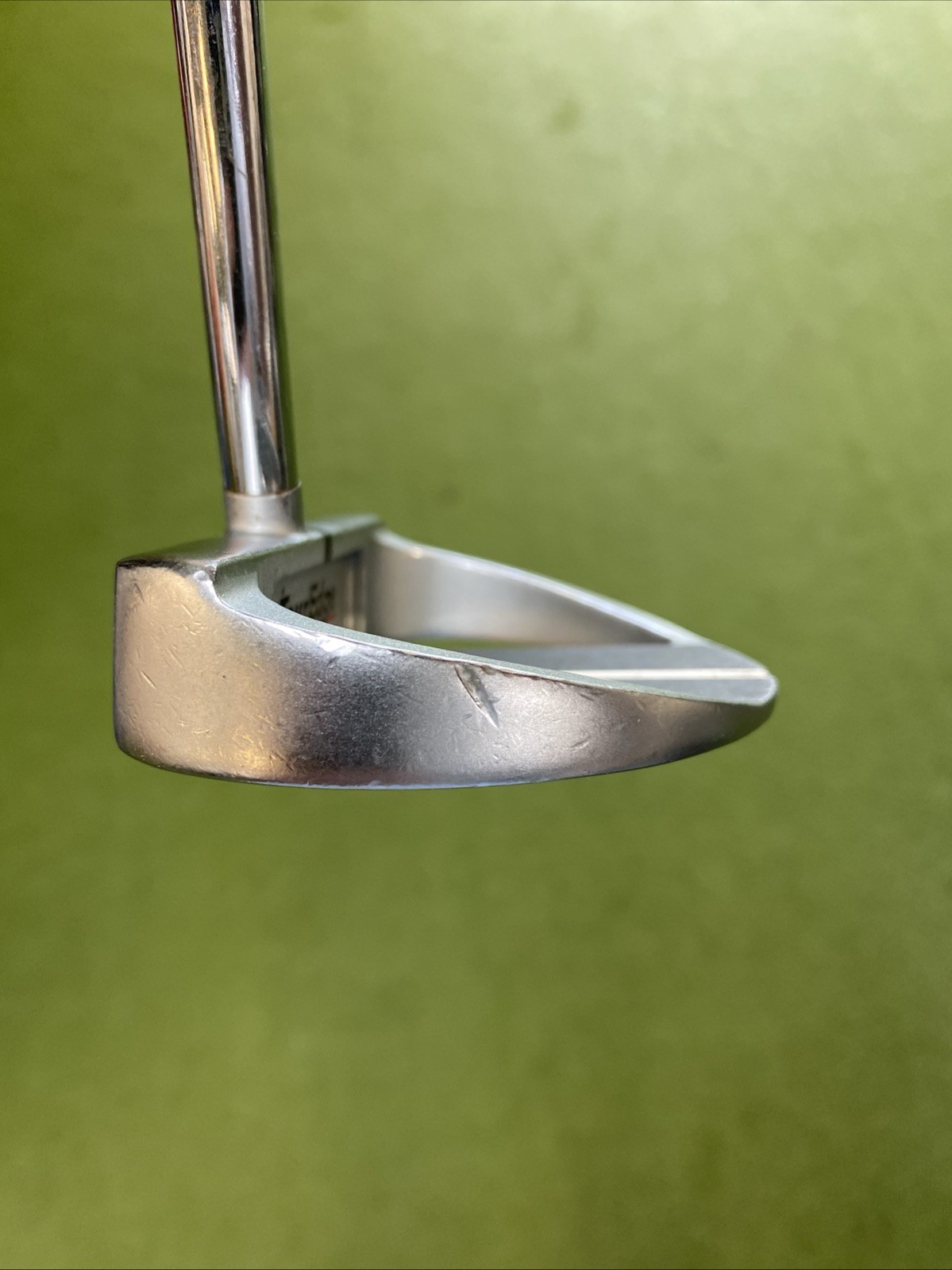 Used RH Tour Edge Road 304SS 35” Center Shaft Putter - Image 4