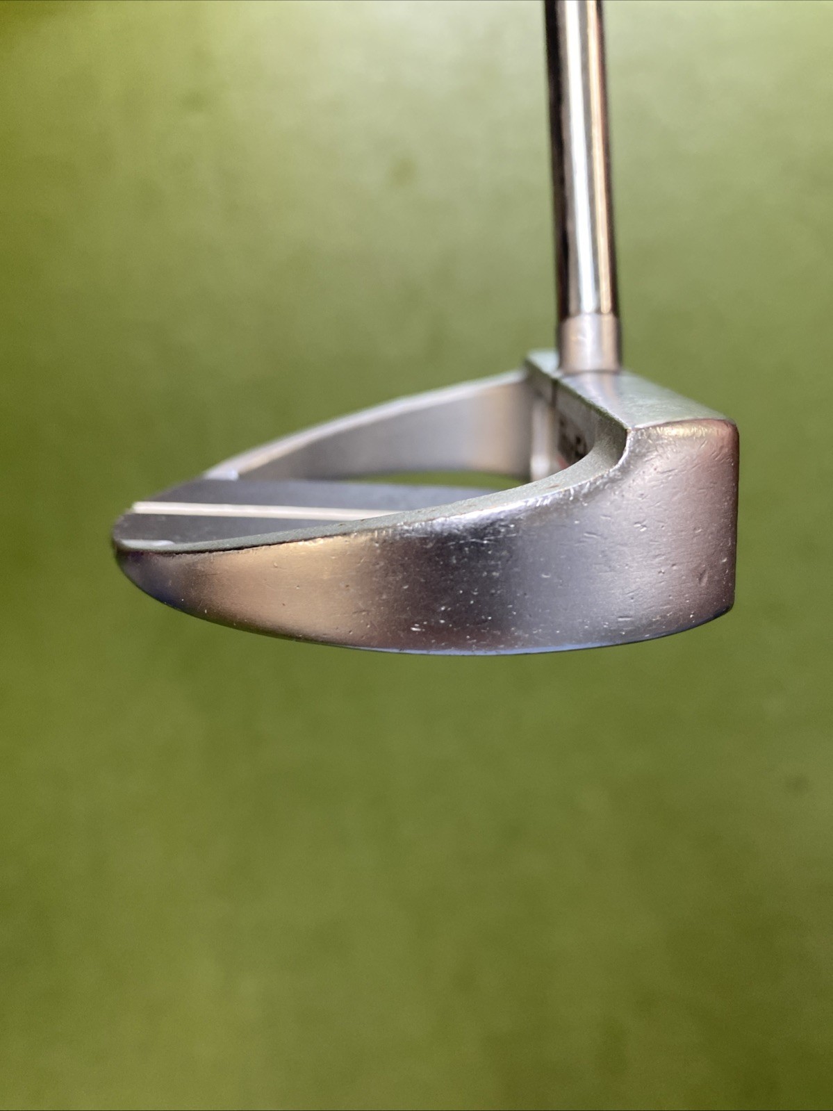 Used RH Tour Edge Road 304SS 35” Center Shaft Putter - Image 5