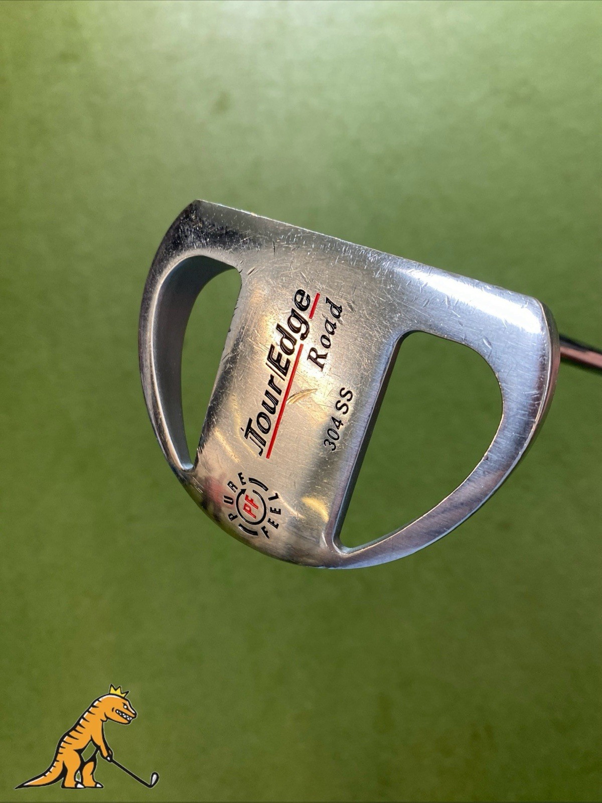 Used RH Tour Edge Road 304SS 35” Center Shaft Putter