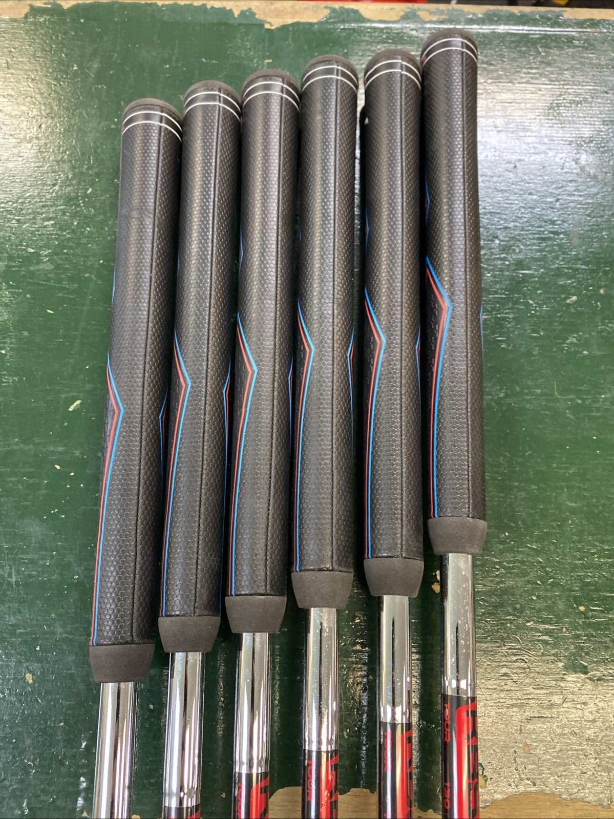 Tour Issue TaylorMade P7MC/P7MB Combo Iron Set 4-9-iron KBS Tour 130g Steel - Image 17