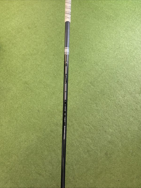 Used RH Callaway Epic Flash 21* 4 Hybrid Tensei AV 65g Graphite Regular 4H - Image 7