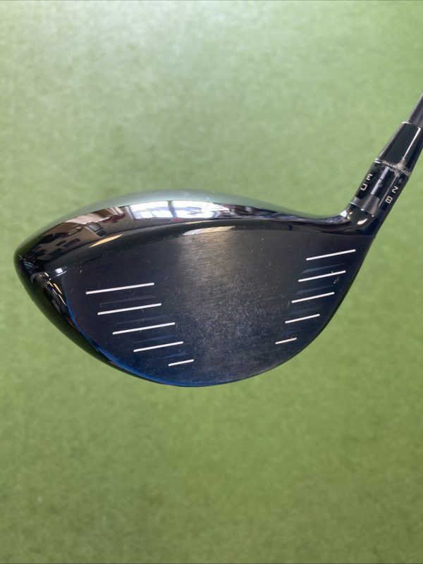 Used RH Titleist 915 D4 9.5* Driver HZRDUS Hand Crafted Extra Stiff Graphite